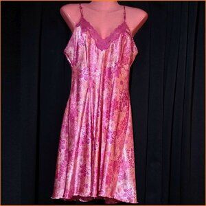 Size M Vintage Floral Chemise - Pinks & Oranges